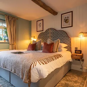 The Old House **** Burstow