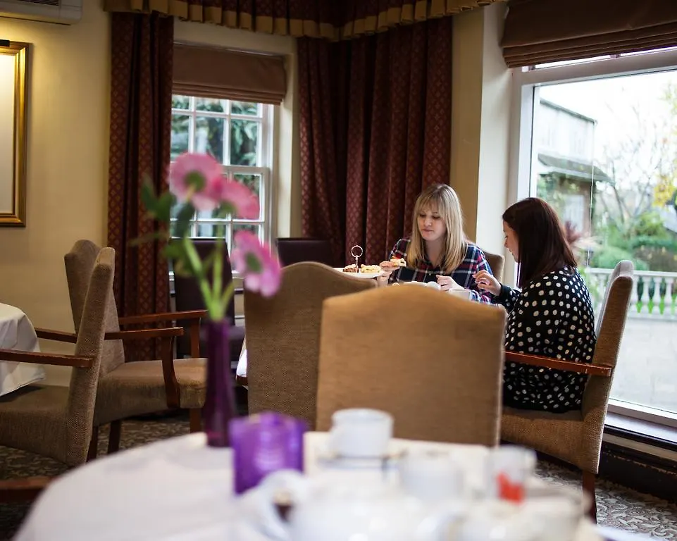 Warren Lodge Shepperton Hotel
